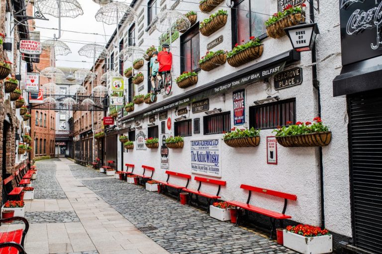 Five Best Walks Around The Catedral Quarter Cathedral Quarter Belfast